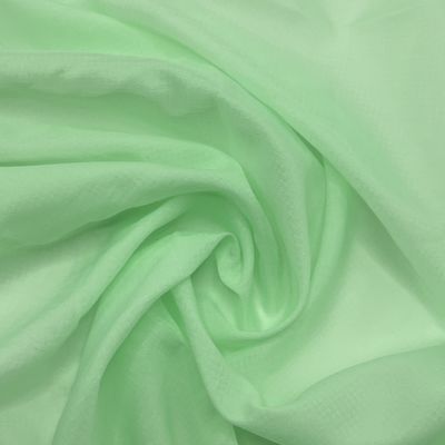 Tejido de ropa de nylon 100% impermeable 20D Plaid 35gsm traje de protección solar con tejido a prueba de salpicaduras